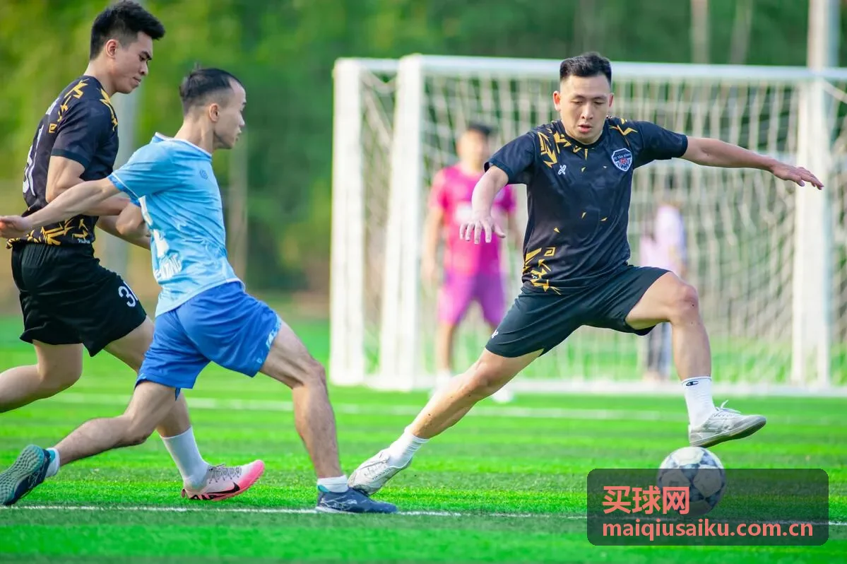 买球网羽毛球包与配件